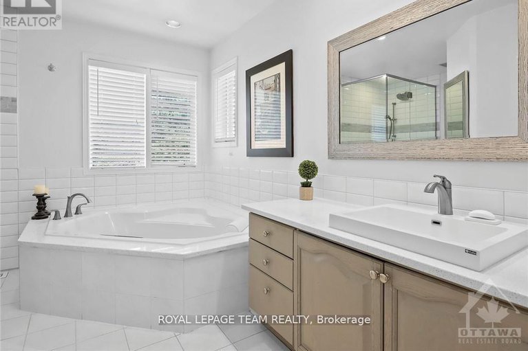 29069392/1105-cindy-hill-crescent/manotick-long-island-nicholls-island/ottawa/ontario/K4M1E8_23