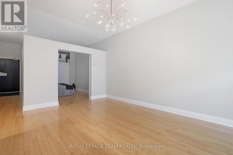 28748602/203-300-powell-avenue/west-centre-town/ottawa/ontario/K1S5T3_19