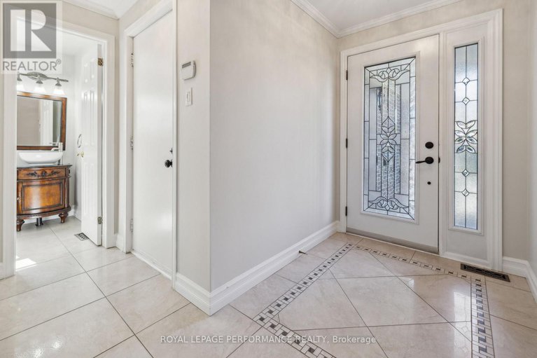 29032423/1873-du-clairvaux-road/chapel-hill/ottawa/ontario/K1C5X9_20