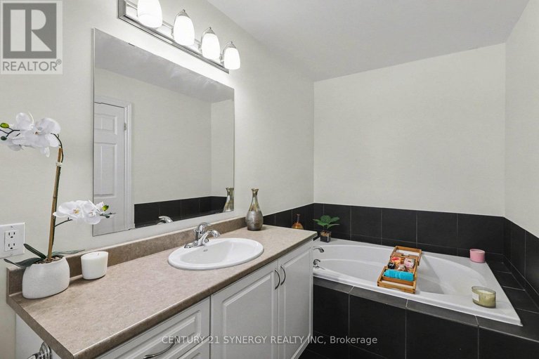 29595401/114-silvermoon-crescent/avalon-east/ottawa/ontario/K4A0P9_22