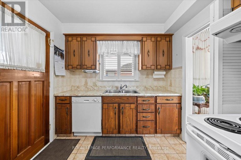 29481876/1075-secord-avenue/billings-bridge/ottawa/ontario/K1H8C7_13