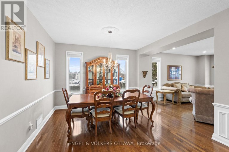 29156489/2931-shadow-hill-crescent/upper-hunt-club/ottawa/ontario/K1T3Y9_7