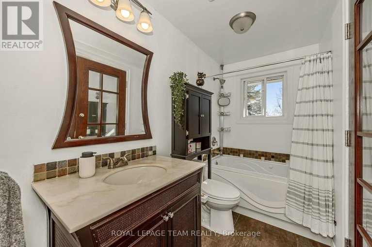 29660167/1923-joanisse-road/clarencerockland-twp/clarence-rockland/ontario/K0A2A0_25