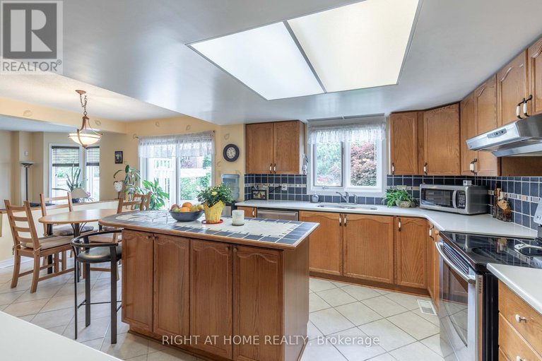 28541779/21-hime-crescent/hunt-club-park/ottawa/ontario/K1G4S1_7