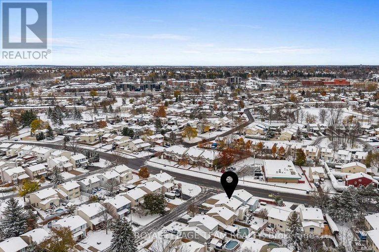 29111862/828-kingfisher-crescent/chatelaine-village/ottawa/ontario/K1E2L4_49
