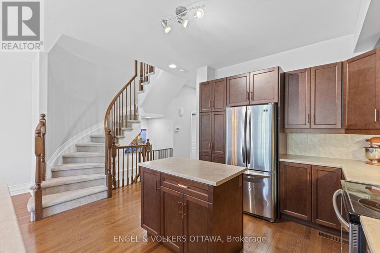 28528943/18-mccooeye-lane/stittsville-central/ottawa/ontario/K2S1B9_14