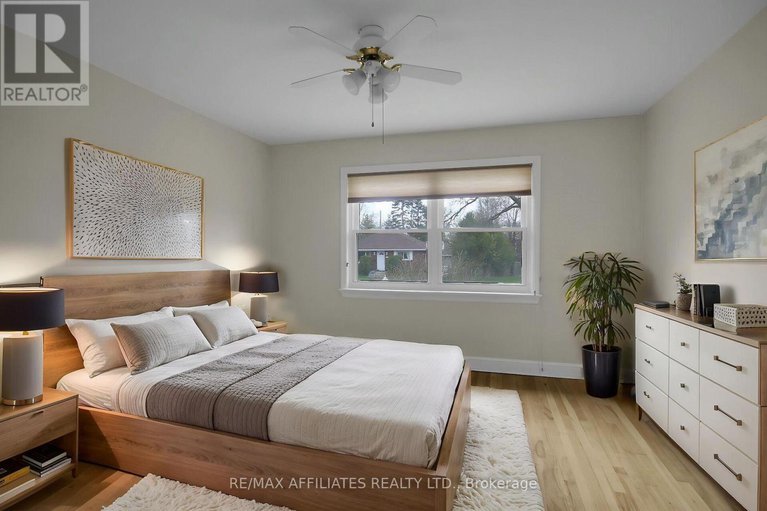 28329411/312-mountbatten-avenue/alta-vistafaircrest-heights/ottawa/ontario/K1H5W3_15