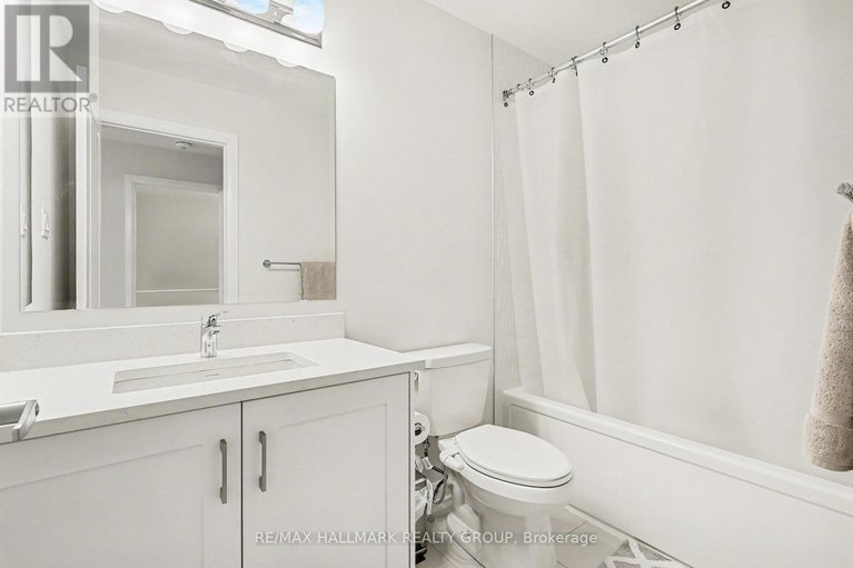 29135217/201-gerry-lalonde-dr-drive/avalon-west/ottawa/ontario/K4A0Y4_18