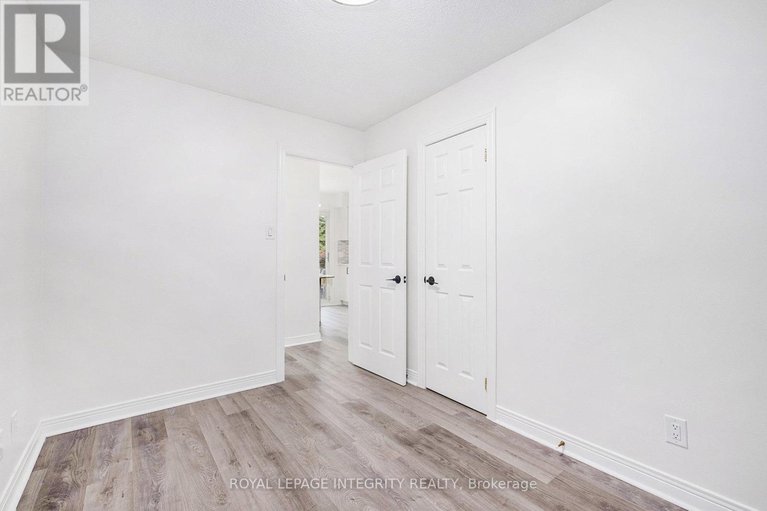 28573390/20-newhaven-street/manordale/ottawa/ontario/K2G0X5_19