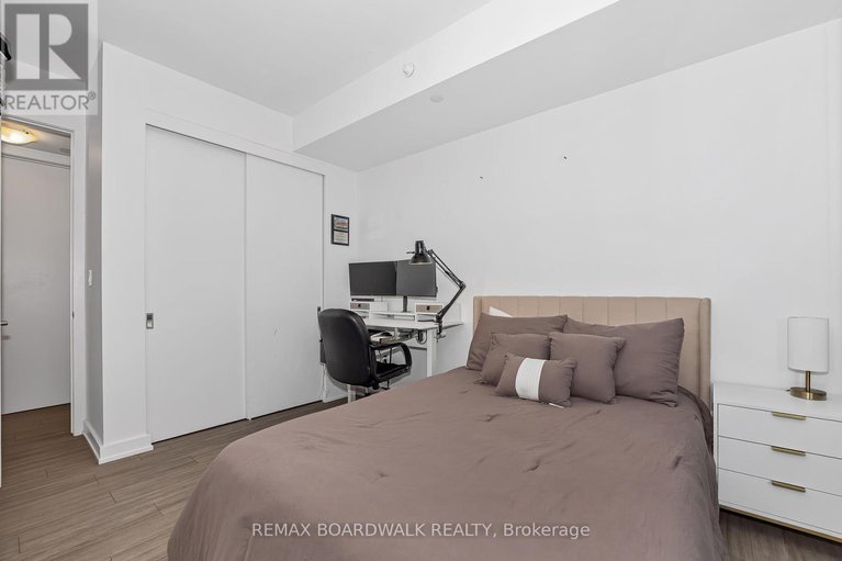 29214226/1807-111-champagne-avenue-s/west-centre-town/ottawa/ontario/K1S5V3_29