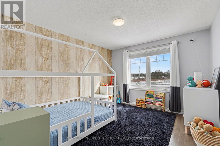 29403613/159-conifer-creek-circle/emerald-meadowstrailwest/ottawa/ontario/K2M0M2_14