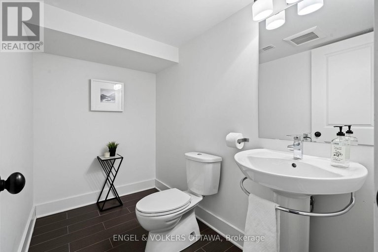 29371554/293-sherwood-drive/civic-hospital/ottawa/ontario/K1Y3W5_30