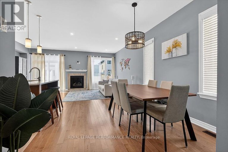 29557576/790-cairn-crescent/mer-bleuebradley-estatesanderson-park/ottawa/ontario/K1W0P7_7