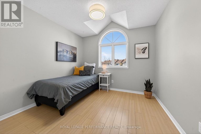 29662790/3835-crowsnest-avenue/quinterra/ottawa/ontario/K1V1K4_32