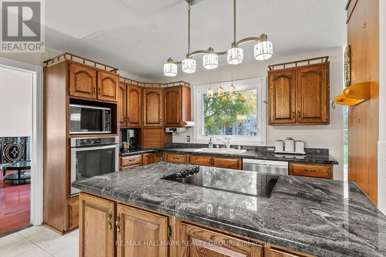 29071250/16-goodfellow-court/fallowfield/ottawa/ontario/K2R1C8_10