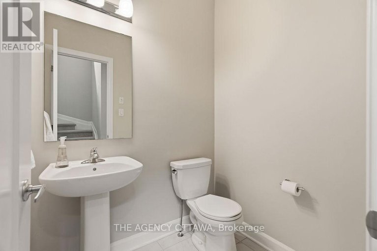 29672100/336-barrett-farm-drive/blossom-parkkemp-parkfindlay-creek/ottawa/ontario/K1T0X8_14