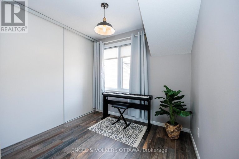28416251/164-rochester-street/west-centre-town/ottawa/ontario/K1R7M4_28