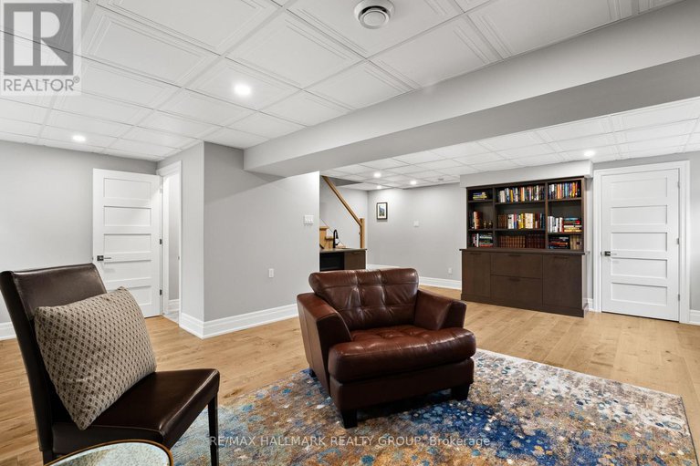 29074498/217-belford-crescent/westborohampton-park/ottawa/ontario/K1Z7A9_29