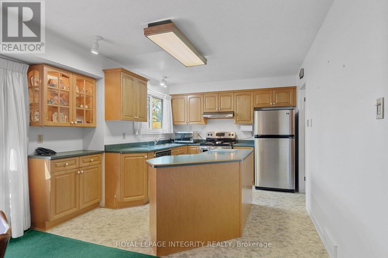 29021047/12-wynford-avenue/craig-henrywoodvale/ottawa/ontario/K2G3Z3_11