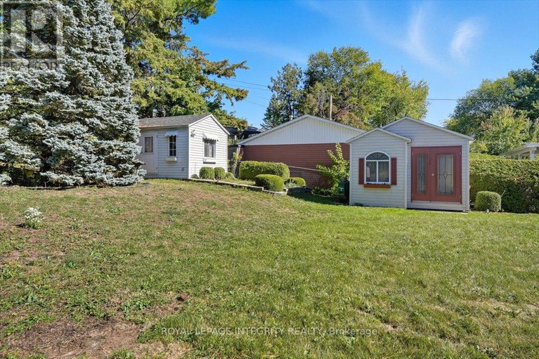 29312140/39-appleford-street/cardinal-heights/ottawa/ontario/K1J6T7_34