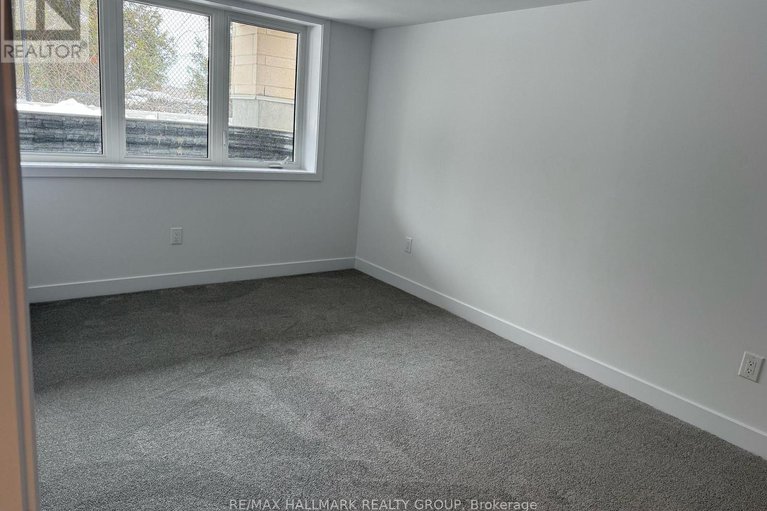 28493052/1017-silhouette-private/cedargrovefraserdale/ottawa/ontario/K2J2R3_15