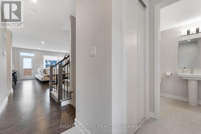 28824525/30-chasing-grove/btwn-franktown-rd-fallowfield-rd/ottawa/ontario/K0A2Z0_3
