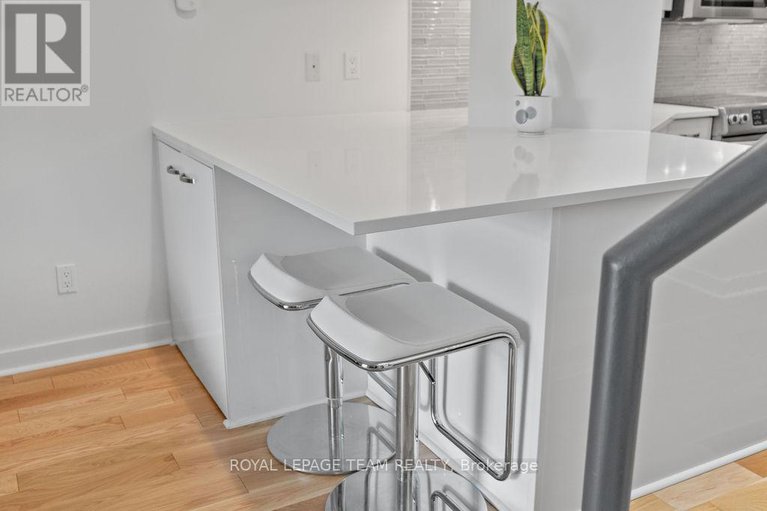 28678301/26-202-st-patrick-street/lower-townbyward-market/ottawa/ontario/K1N5K3_15