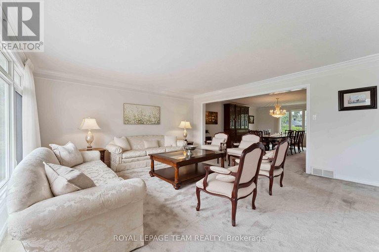 28701491/8-oakwood-avenue/city-viewskylinefisher-heightsparkwood-hills/ottawa/ontario/K2E6A5_3