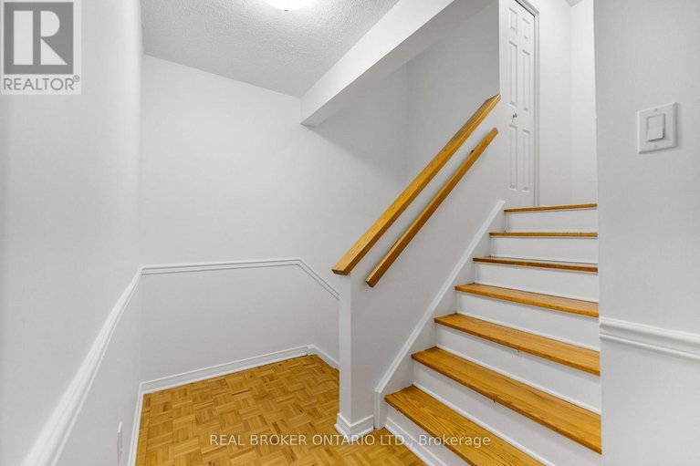 28816941/33-83-glen-park-drive/blackburn-hamlet-south/ottawa/ontario/K1B3Z1_16