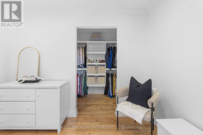 29653465/2058-wildflower-drive/queenswood-heights-south/ottawa/ontario/K1E3R3_31