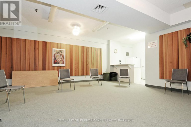 28970576/113-1465-baseline-road/copeland-park/ottawa/ontario/K2C3L9_32