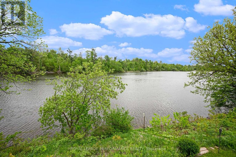 28643500/81-waterford-drive/pineglencountry-place/ottawa/ontario/K2E7V4_9