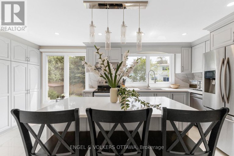 28648690/97-queensline-drive/bruce-farmgraham-parkqualicumbellands/ottawa/ontario/K2H7J6_7