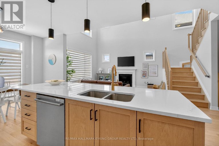 29359573/56-viceroy-mews/blossom-parkkemp-parkfindlay-creek/ottawa/ontario/K1X0J5_20