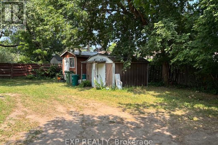 28712668/655-gardenvale-road-w/castle-heightsrideau-high/ottawa/ontario/K1K1E3_18