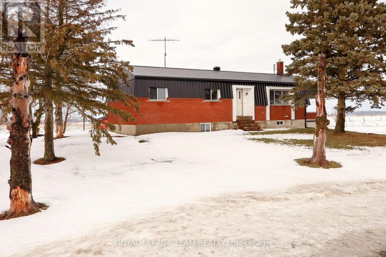 29246575/12121-liscumb-road/north-dundas-winchester-twp/north-dundas/ontario/K0C2K0_40