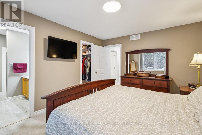 29118234/7051-donwel-drive/greely/ottawa/ontario/K4P1M7_15