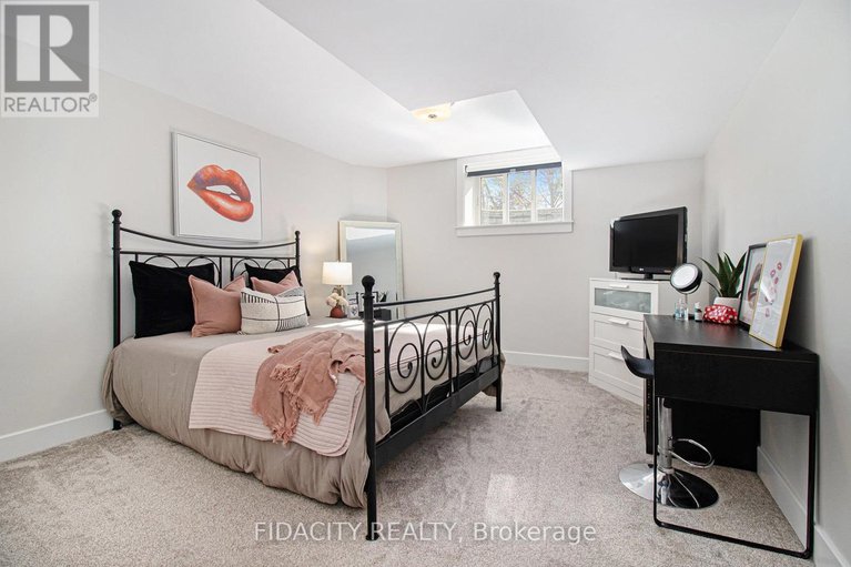 28939851/250-maygrass-way/remainder-of-stittsville-area/ottawa/ontario/K2S2K9_18