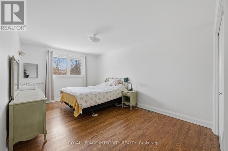 29430420/8-smugglers-court/arlington-woods/ottawa/ontario/K2H7Y7_34