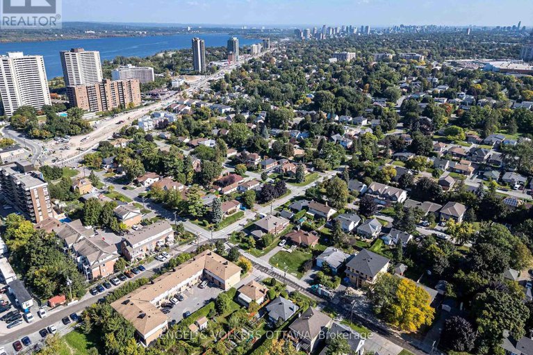 28243621/467-edgeworth-avenue/woodroffe/ottawa/ontario/K2B5L2_32