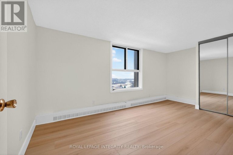 29313882/1708-1785-frobisher-lane/riverview-park/ottawa/ontario/K1G3T7_24