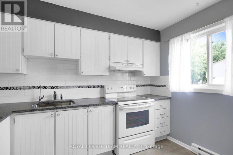 28816940/f-23-sonnet-crescent/westcliffe-estates/ottawa/ontario/K2H8W8_11