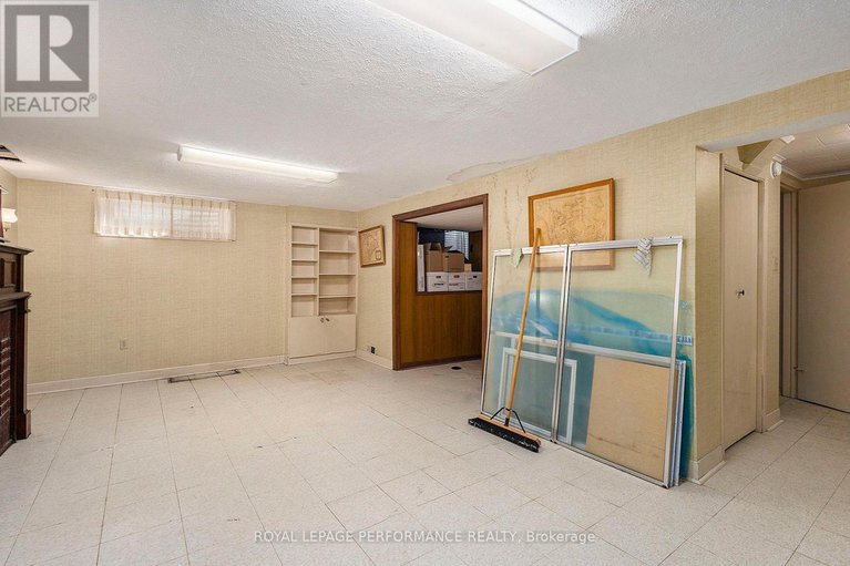 28960465/1842-playfair-drive/playfair-park/ottawa/ontario/K1H5S1_28