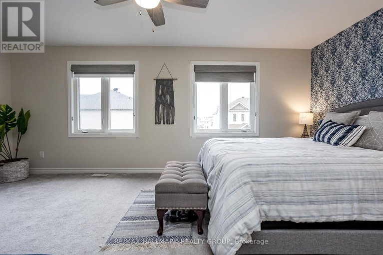 28443105/208-sittelle-private/fallingbrookgardenway-south/ottawa/ontario/K4A1G1_26