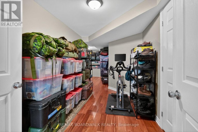 29627313/241-denali-way/stittsville-north/ottawa/ontario/K2S0N1_40