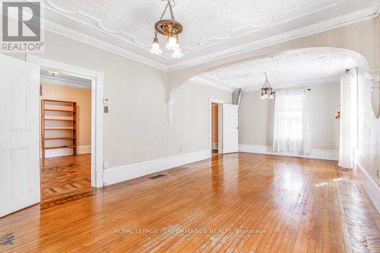 28907262/7-spruce-street-s/lancaster/south-glengarry/ontario/K0C1N0_9