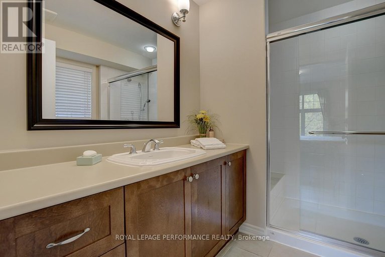 29588176/318-iona-street/westborohampton-park/ottawa/ontario/K1Z7B9_15