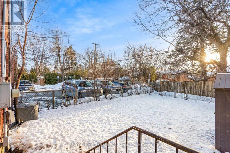 29392514/852-borthwick-avenue/castle-heightsrideau-high/ottawa/ontario/K1K2M8_43