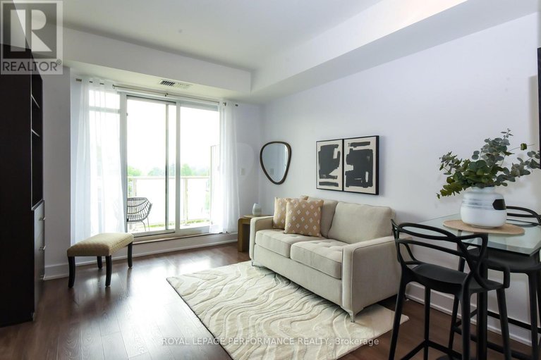 28437909/309a-7-marquette-avenue/vanier/ottawa/ontario/K1L8A7_17