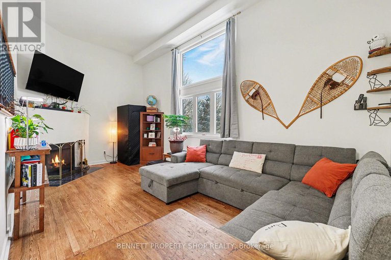 29420203/18-3205-uplands-drive/hunt-club-woods/ottawa/ontario/K1V9T3_2